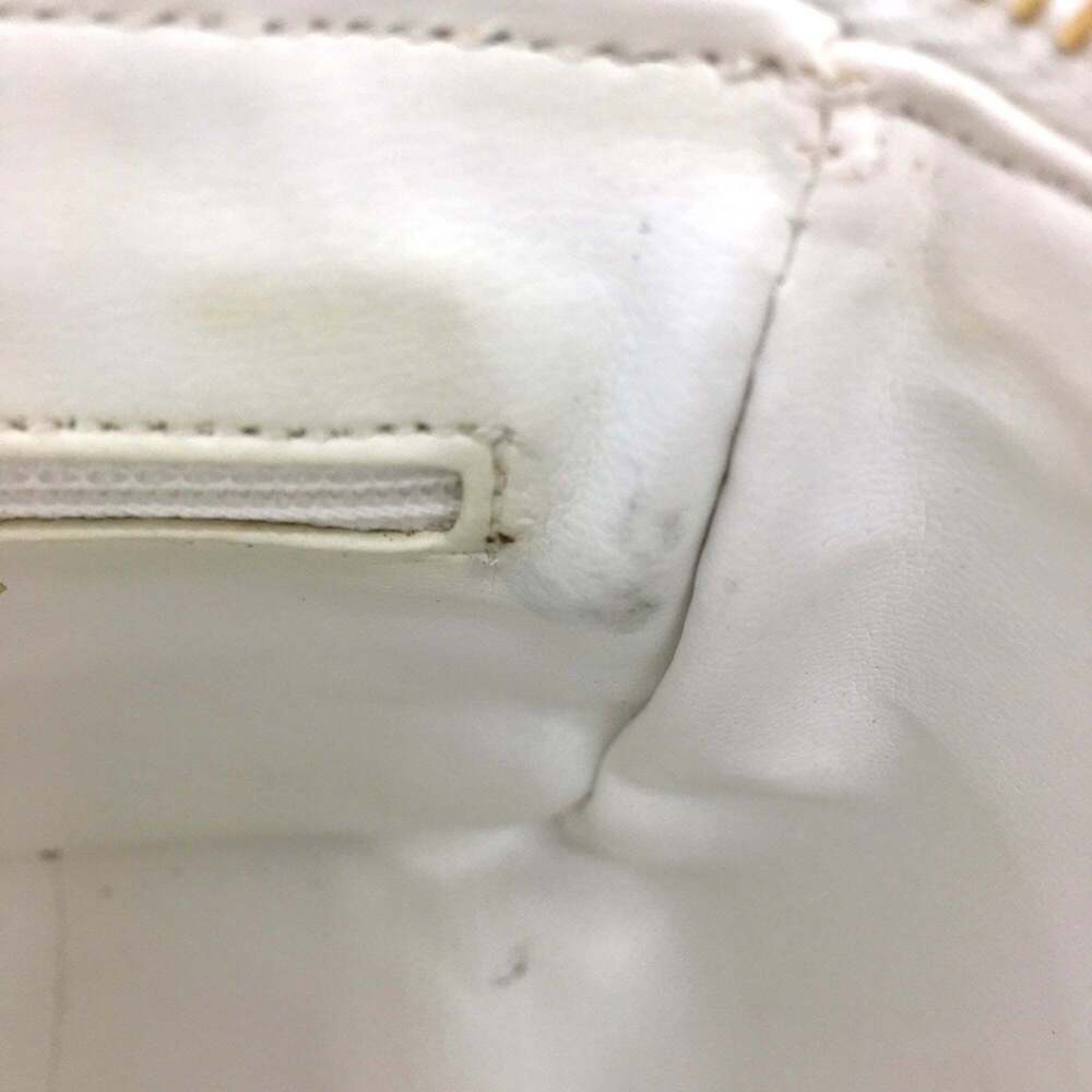 CHANEL White Lambskin Leather Logo Shoulder Bag - Picture 8 of 16